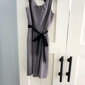 Dress with pockets herringbone design
